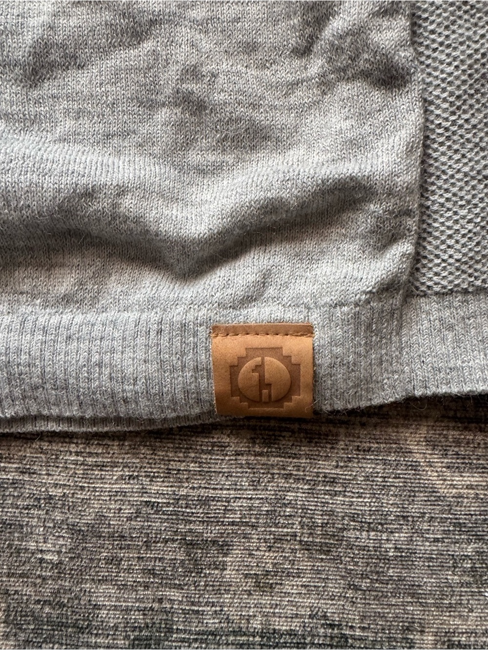 Paka Apparel lightweight crew alpaca sweater in light gray - Picture 6 of 6